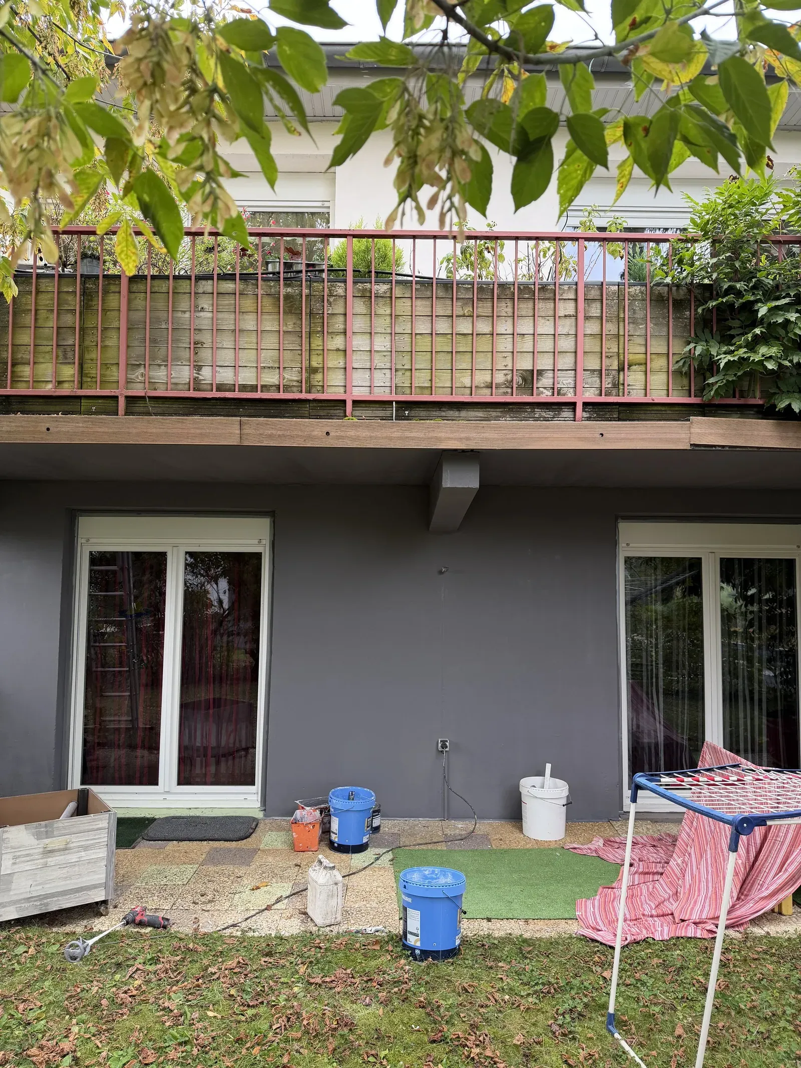 Façade terminée — peinture extérieure blanc et gris bleu